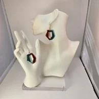 Red and green earring set