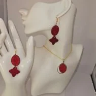 Red oval star shaped necklace set